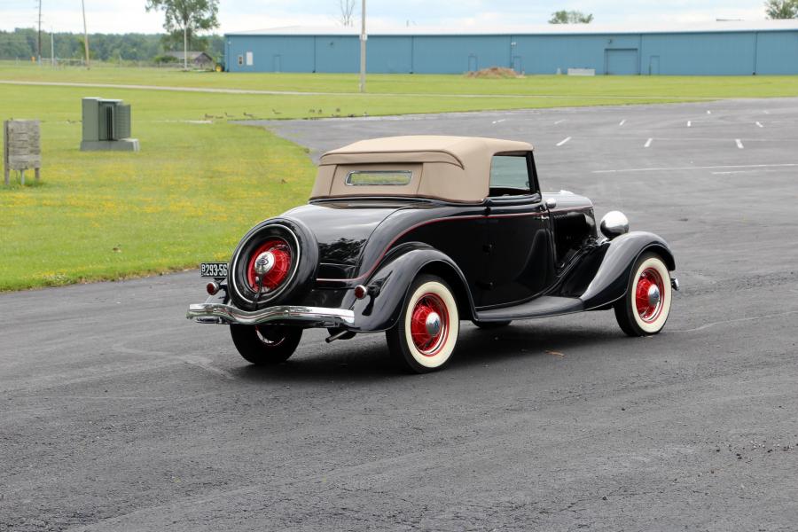  Ford V8 Deluxe Cabriolet (40/760) 1934 года  (фото 10 из 17)